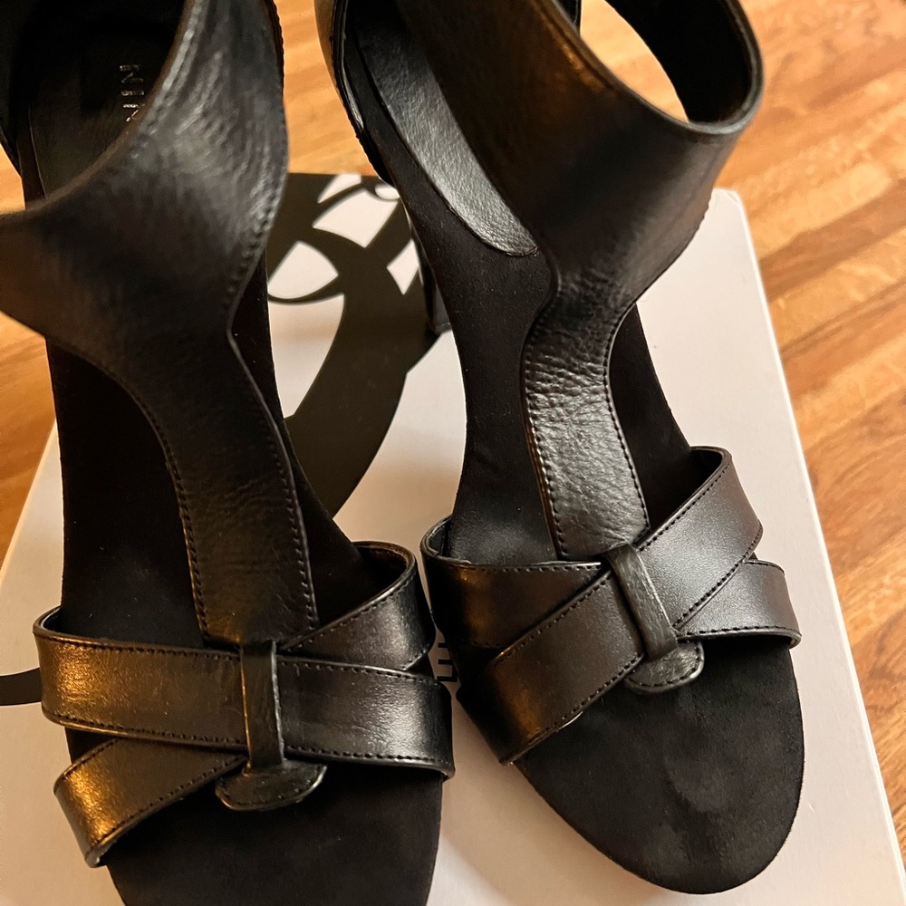NINE WEST - Picture 4 of 8